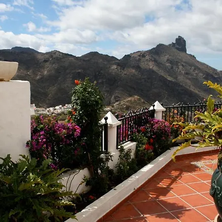 Casita Roque Nublo * Tejeda (Gran Canaria)