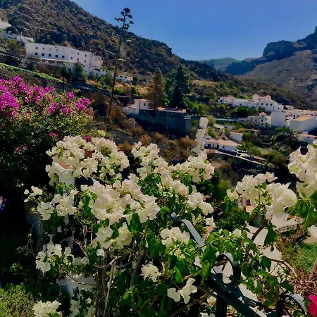 Casita Roque Nublo * Tejeda (Gran Canaria)