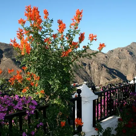 Casita Roque Nublo * Tejeda (Gran Canaria)